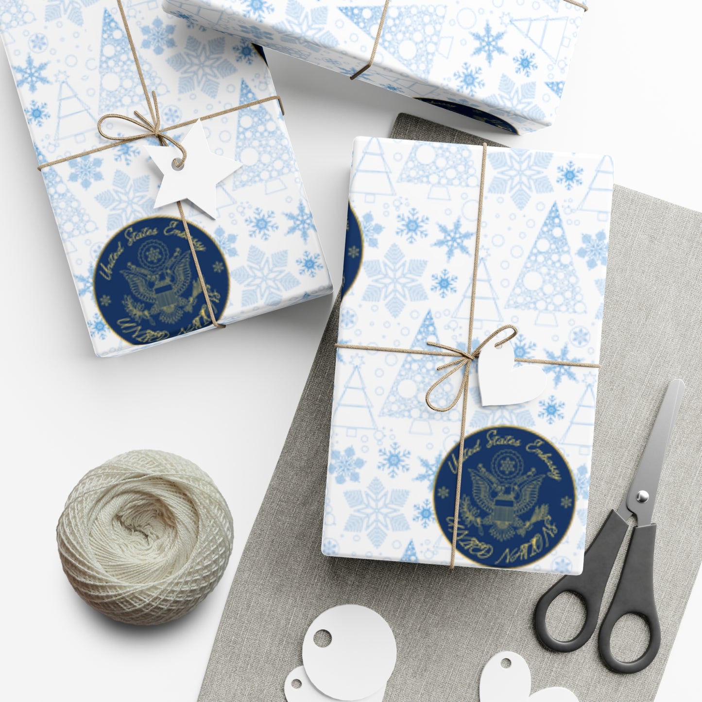 Holiday Gift Wrapping Paper: United Kingdom